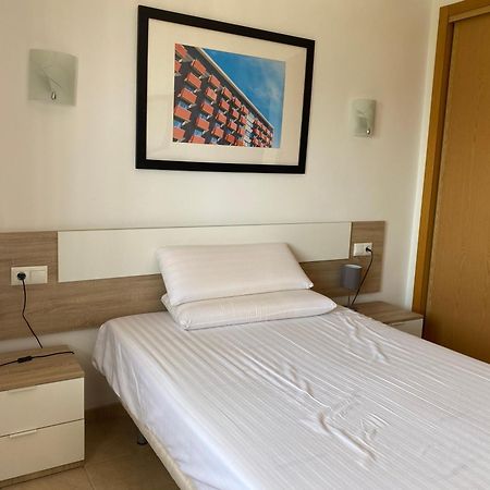 Apartamento A Pie De Playa. 内尔哈 外观 照片