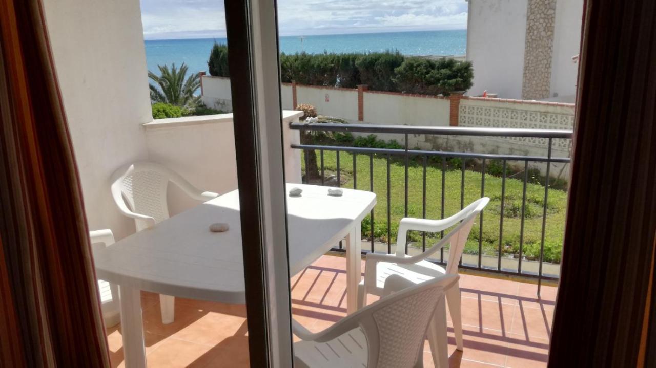 Apartamento A Pie De Playa. 内尔哈 外观 照片
